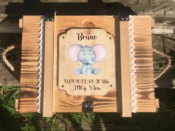 Baby Erinnerungstruhe mit "Elefant" / Erinnerungsbox aus Holz personalisiert