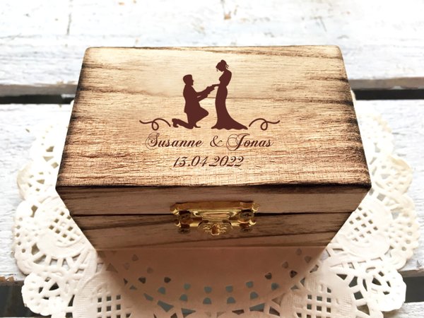 Hübsche kleine Ring Box "I Love You" / Holzbox mit persönlicher Gravur