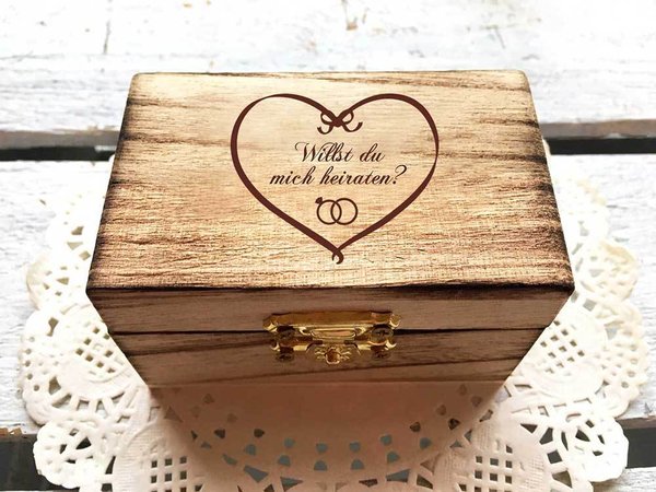 Hübsche kleine Ring Box "Willst du?" / Holzbox mit persönlicher Gravur