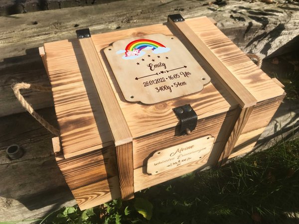 Baby Erinnerungstruhe personalisiert "Regenbogen & Einhorn" / Erinnerungsbox