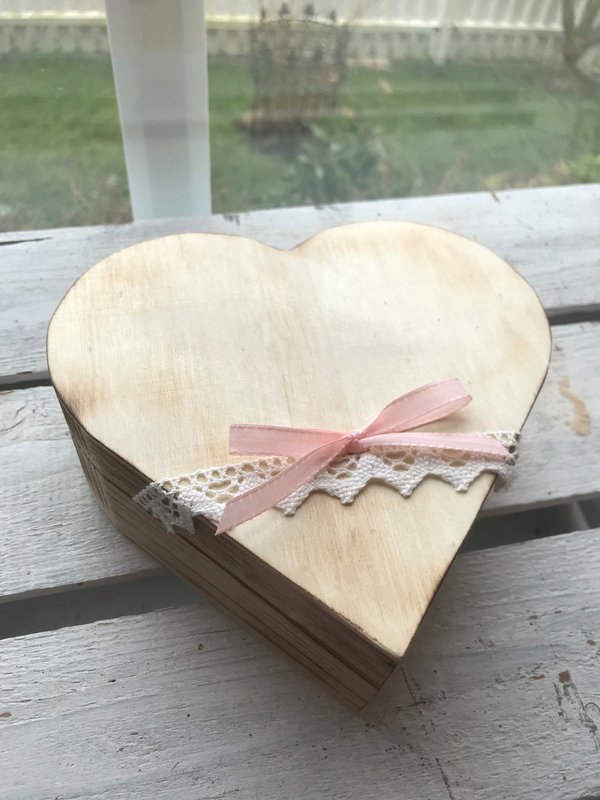 Herzschatulle / Erinnerungsbox zur Hochzeit mit Wunschgravur